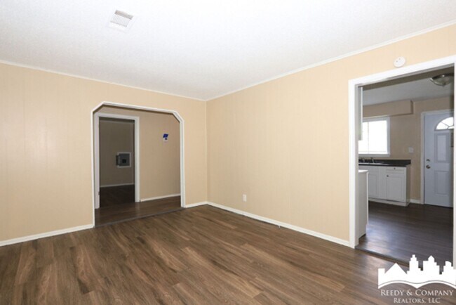 Building Photo - 158 Pickett Rd