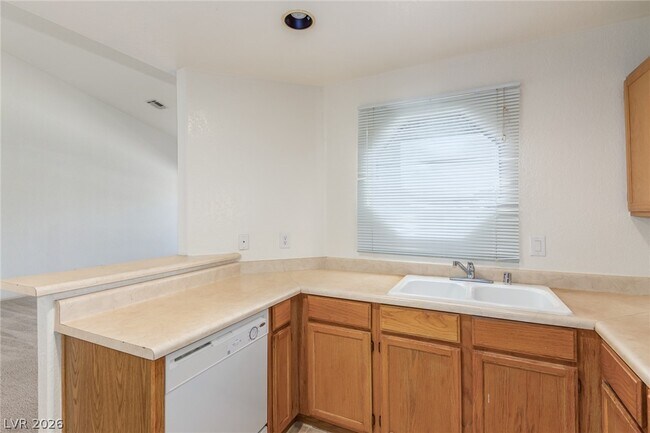 Building Photo - 5072 S Rainbow Blvd