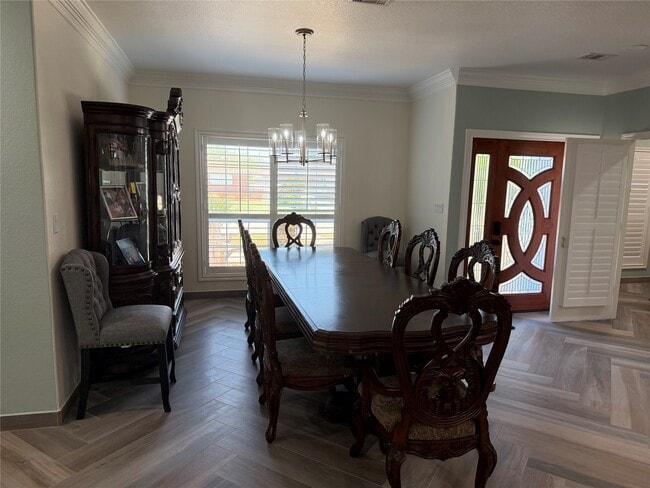 Building Photo - 5525 Swan Dr