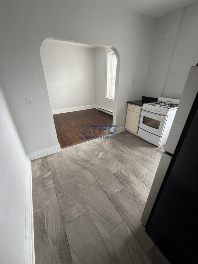 Building Photo - 265 Avenue B