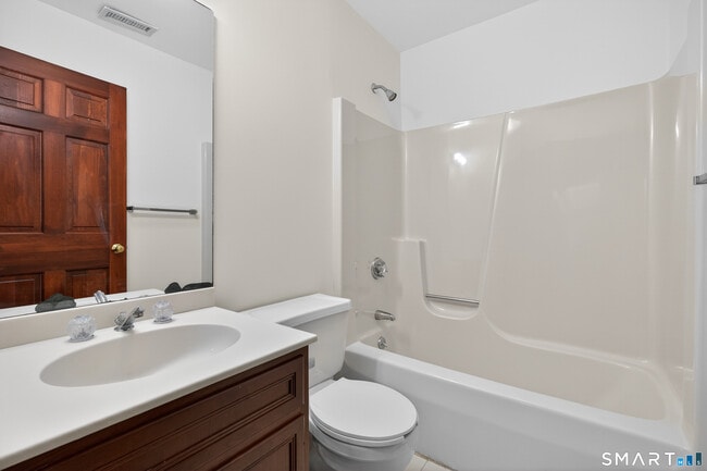 Building Photo - 82 Limewood Ave