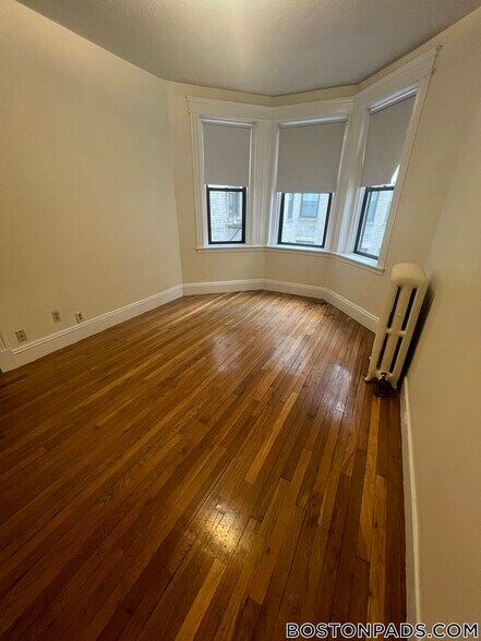 Building Photo - 1152 Commonwealth Ave
