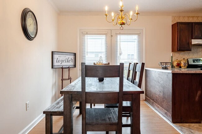 Building Photo - 305 Humble Rd