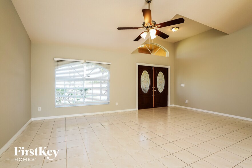 Building Photo - 1506 SE 19th Terrace