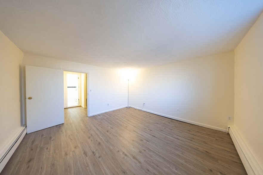 Building Photo - 33 Westgate Rd