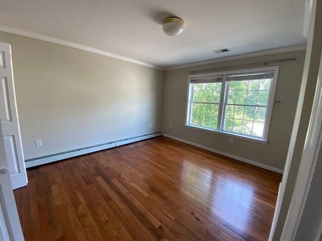 Building Photo - 37 Glen Ave