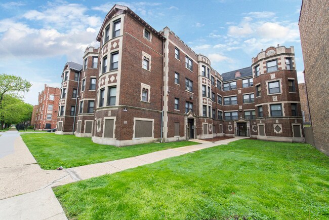 Building Photo - Chatham Apartments