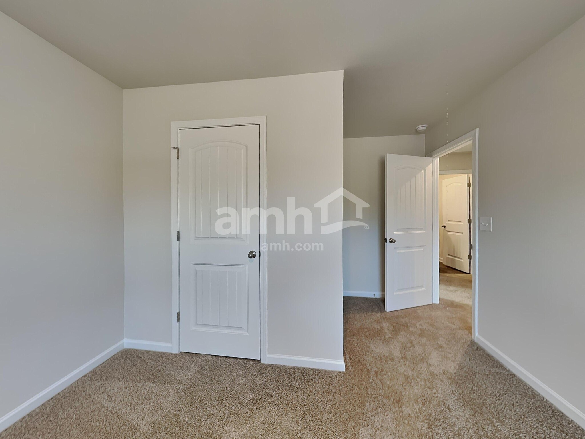 Building Photo - 3160 Emberly Dr