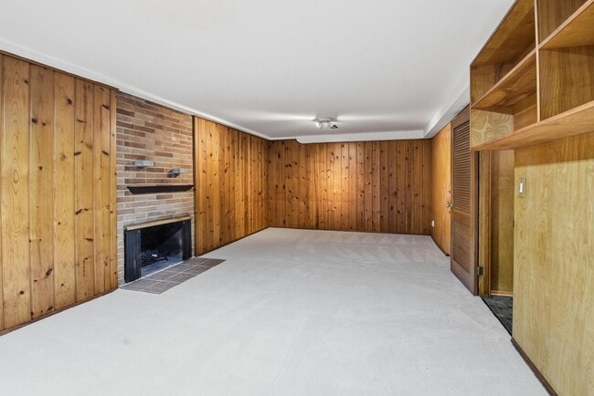 Building Photo - 3bd/2ba Bellevue Home