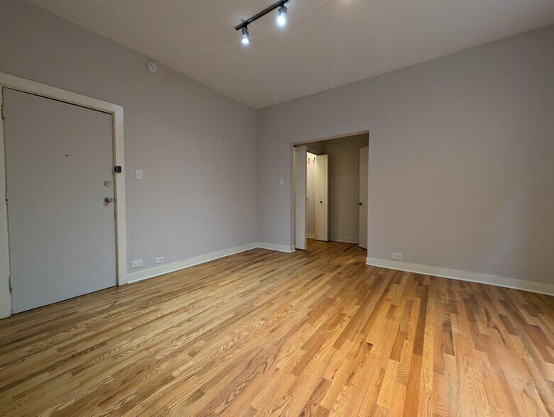 Building Photo - 2424 N Kedzie Blvd