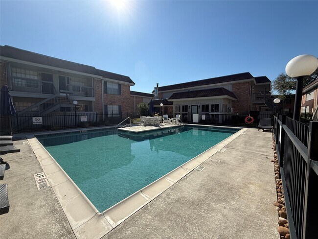 Building Photo - 2250 Bering Dr