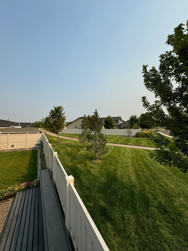 Building Photo - Charming 3-bedroom, 2-bathroom home locate...