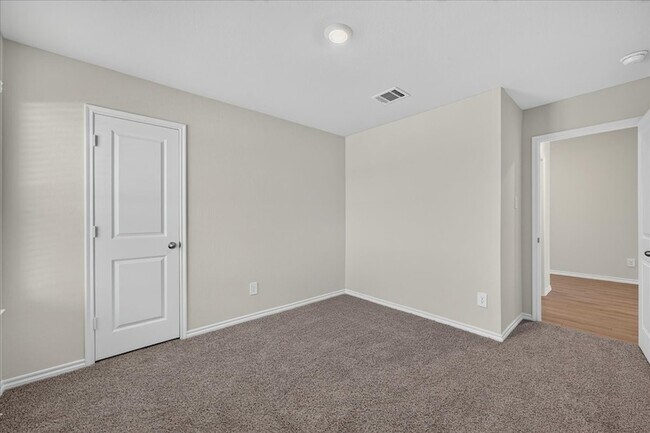 Building Photo - 728 Orchid Wy