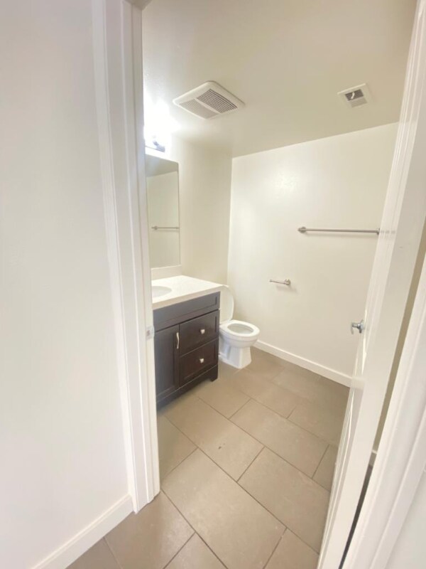 Building Photo - 13012 Riverside Dr
