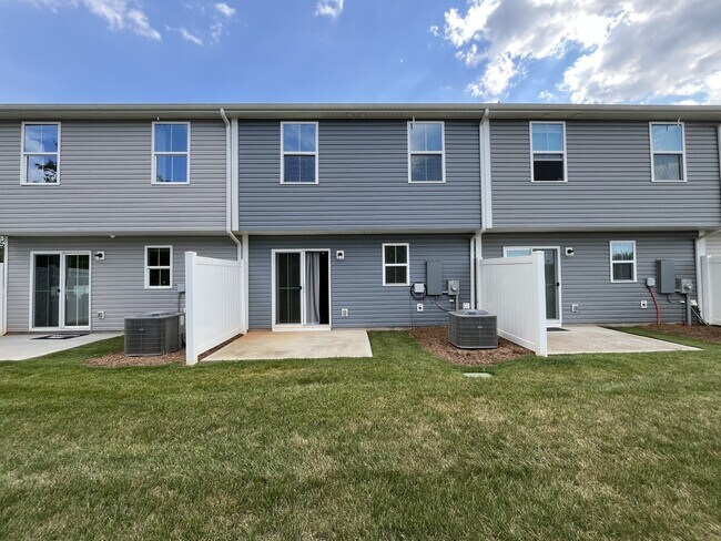 Building Photo - 1532 39th Ave Lp NE