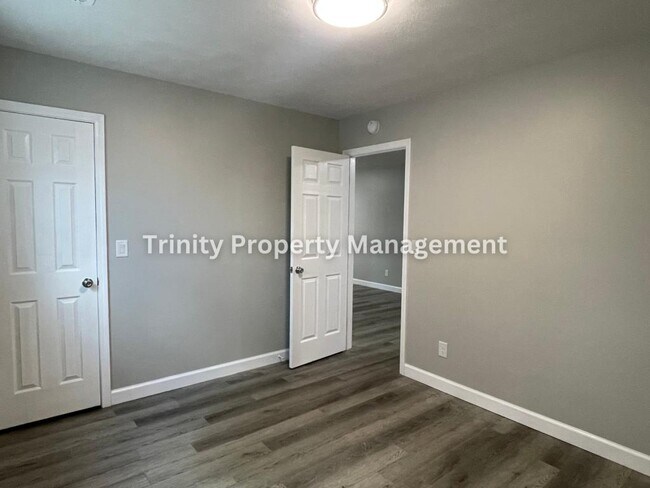 Building Photo - 772 Limestone Run Rd