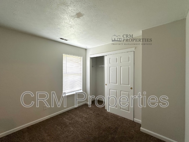 Building Photo - 7202 Parklake Cir