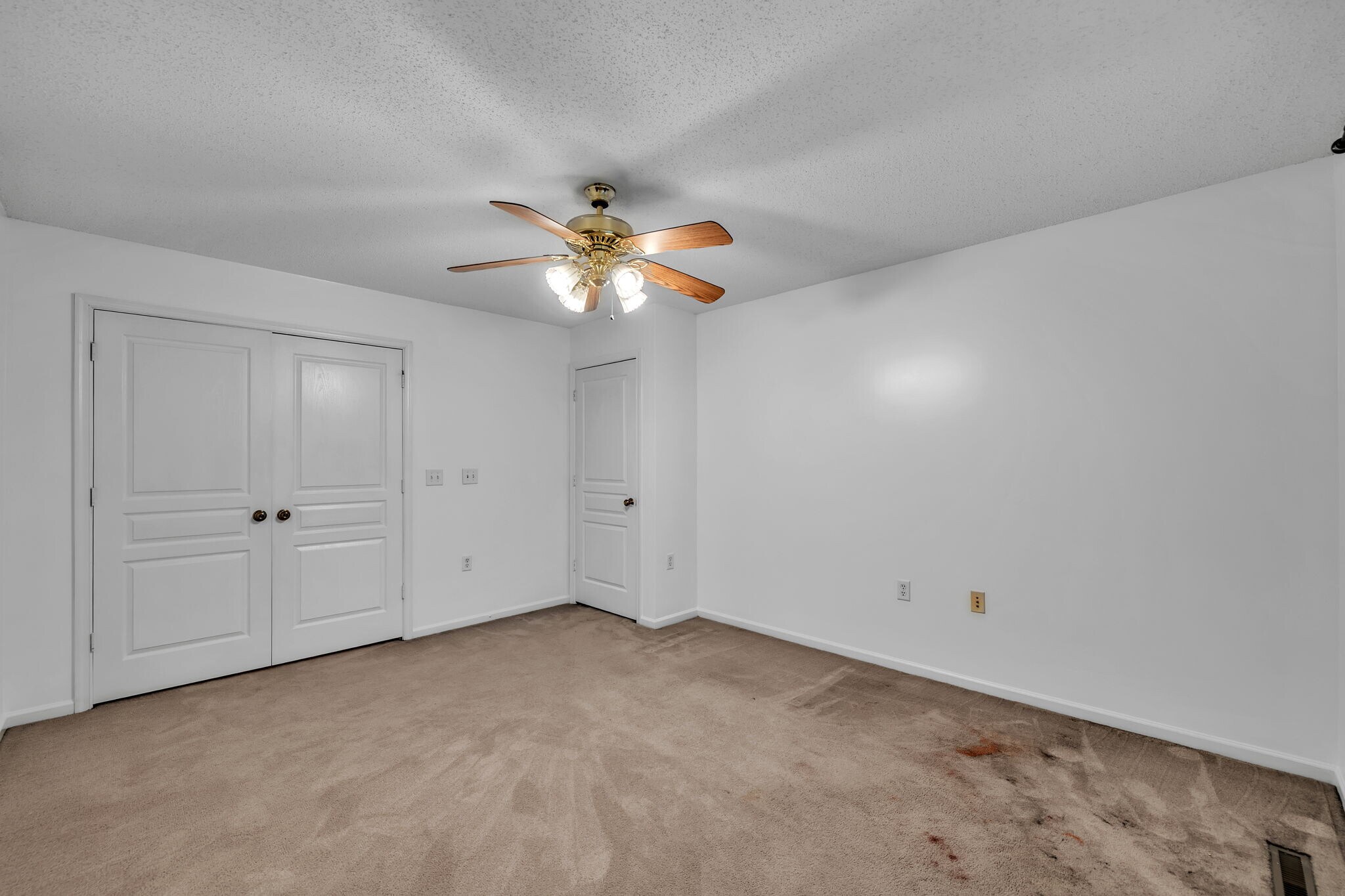Building Photo - 5905 Echingham Dr