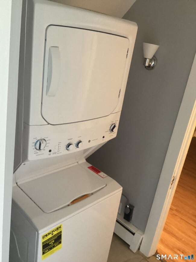 Building Photo - 68 Woodbridge St