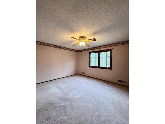 Building Photo - 3601 125th Ave NE