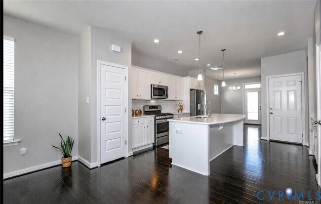 Building Photo - 3011 Farmstead Mill Dr