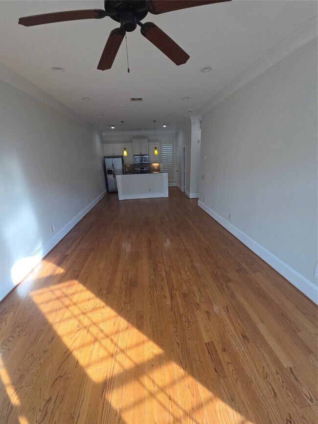 Building Photo - 3117 Fairdale Oaks E