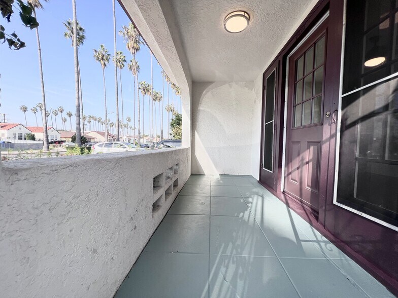 Building Photo - 4628 6th Ave