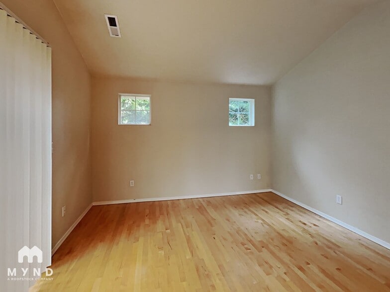 Building Photo - 17538 SW Wapato St