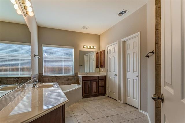 Building Photo - 5620 Sky Ridge Dr