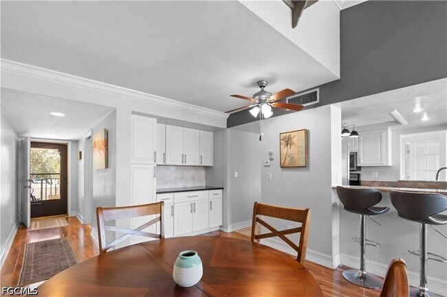 Building Photo - 5665 Trailwinds Dr