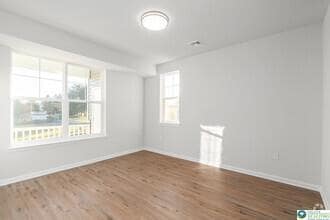 Building Photo - 430 Cambria St