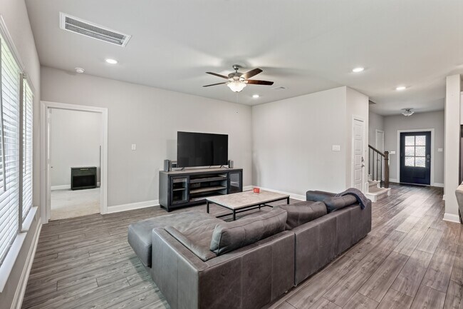 Building Photo - 17104 Coneflower Pl
