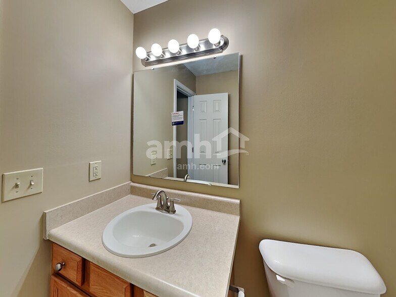 Building Photo - 5824 Twin River Ln