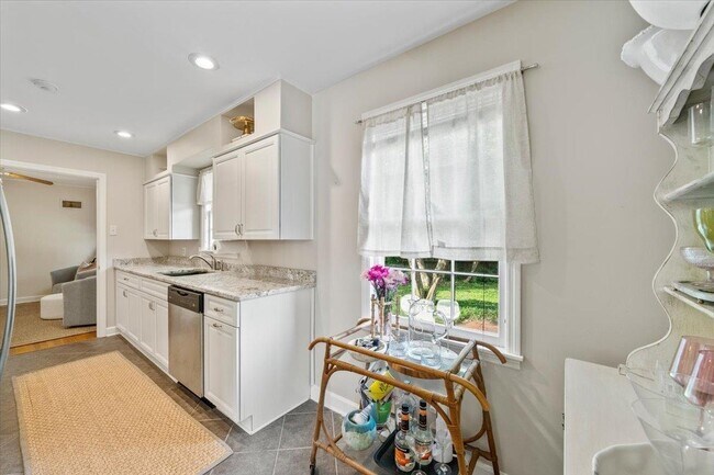 Building Photo - 5081 Rich Rd