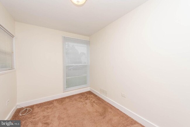 Building Photo - 919 Carroll Ave