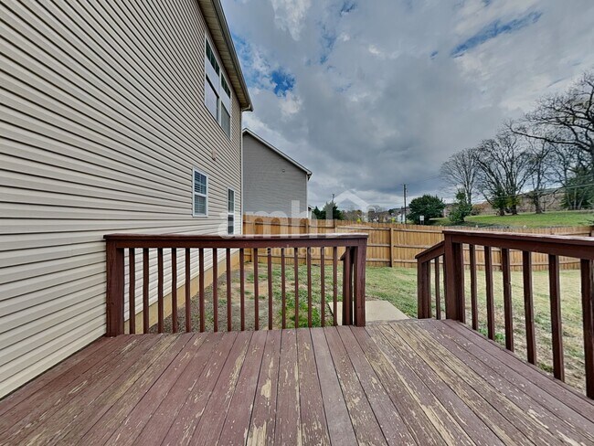 Building Photo - 1812 Mahogany Wood Trail