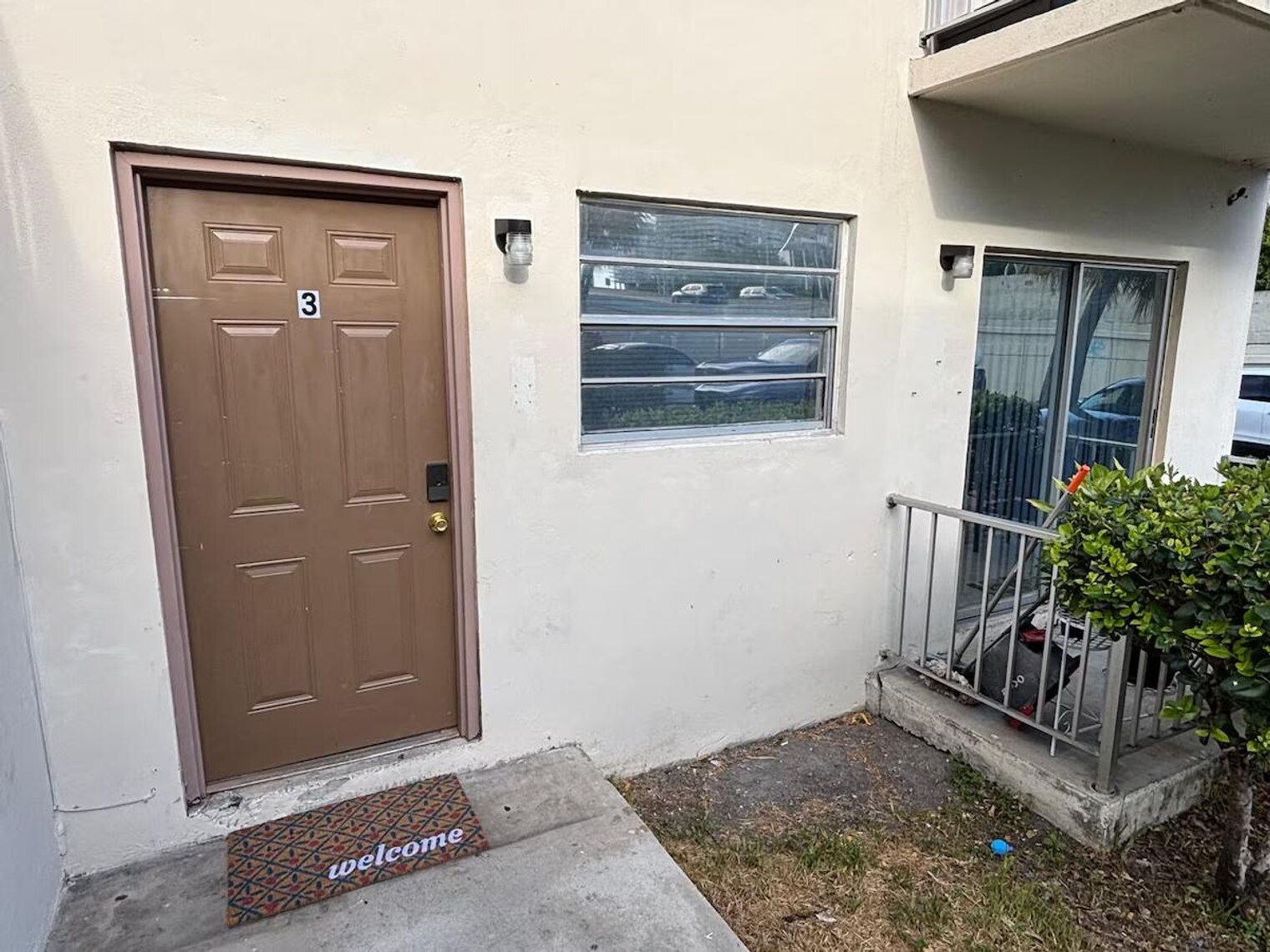 Building Photo - 441 NE 5th Ct