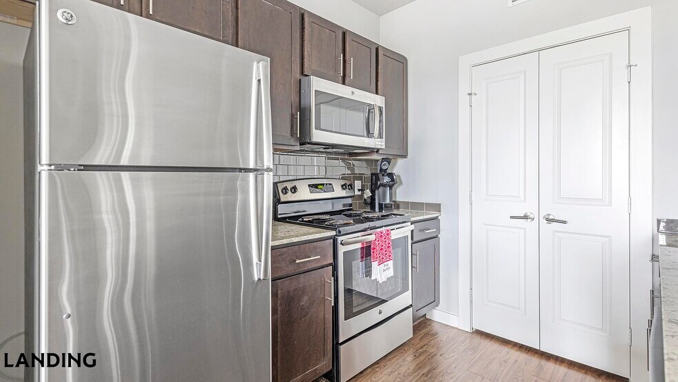 Building Photo - 4300 Cromwell Dr