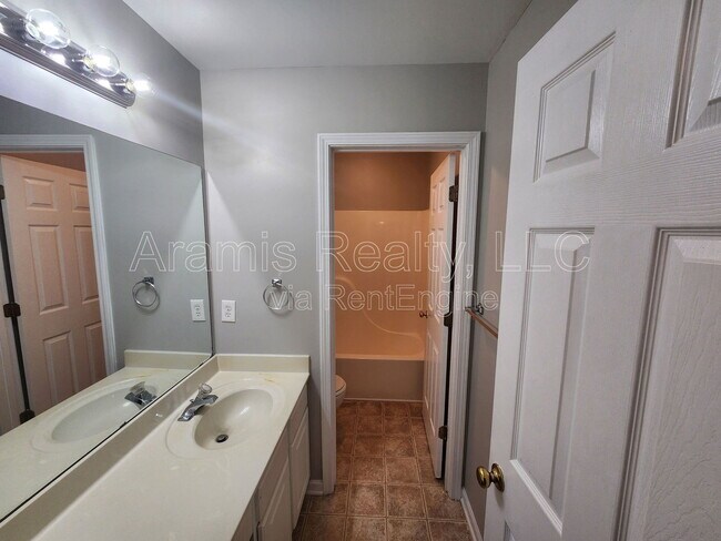 Building Photo - 1110 Cruce Lake Ct
