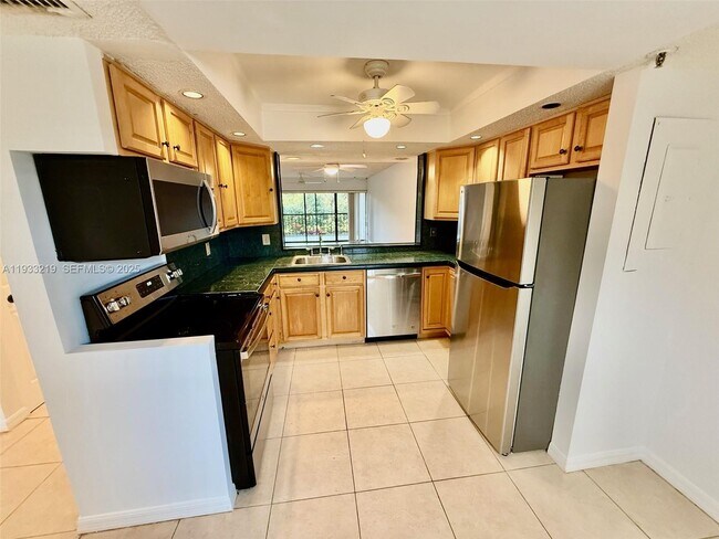 Building Photo - 6662 Boca Del Mar Dr