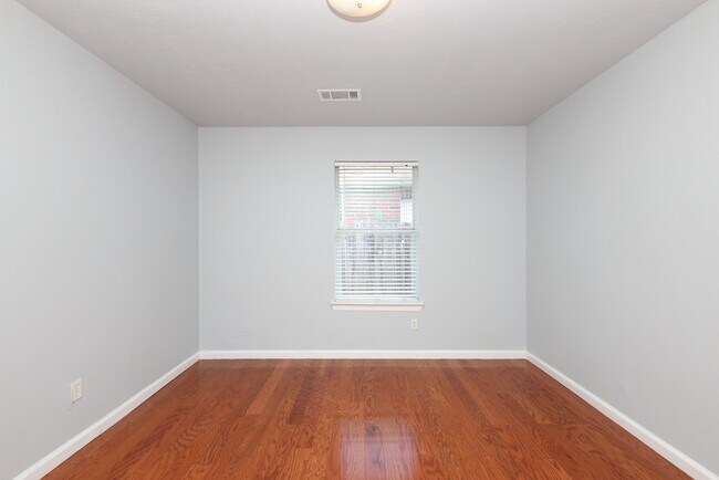 Building Photo - 7430 Pouter Dr