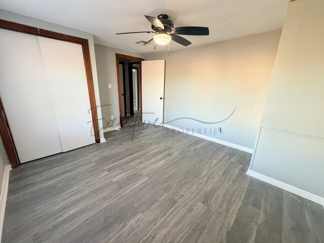 Building Photo - 3 Bedroom, 1.5 Bathroom Home with Bonus Room for Rent in Lake Charles