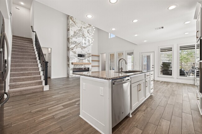 Building Photo - 12719 Hydeland Dr