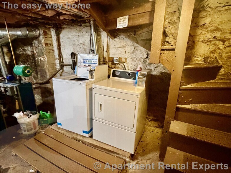 Building Photo - 45 Florence St