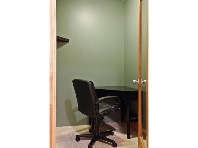 Building Photo - 8069 Enclave Bay