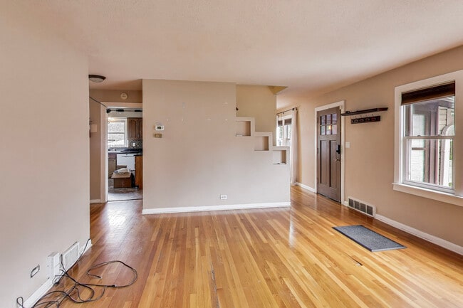 Building Photo - 2537 S Scott St