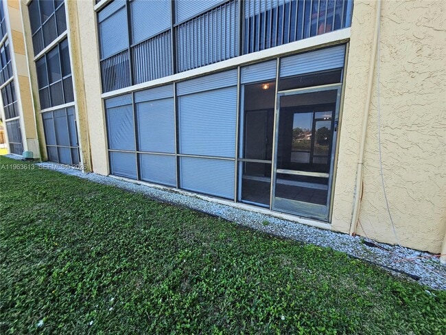 Building Photo - 6575 W Oakland Park Blvd