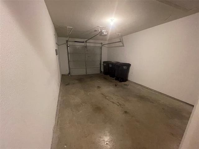 Building Photo - 3124 S Cherry Ln