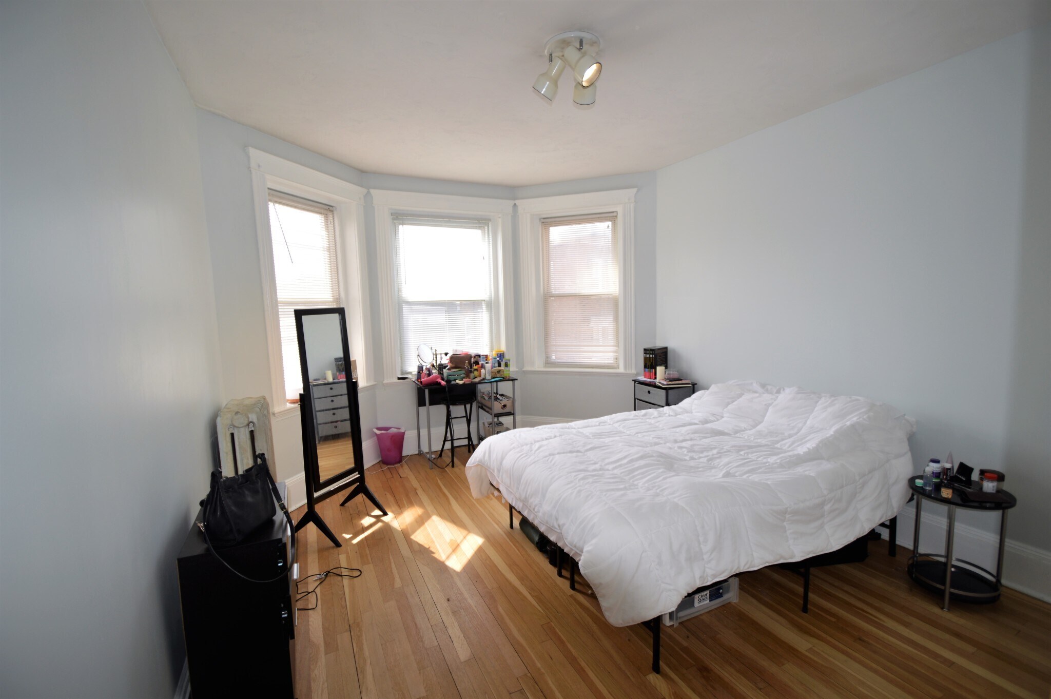 Building Photo - 83 Glenville Ave