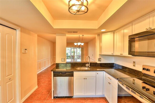 Building Photo - 10374 Carrollwood Ln